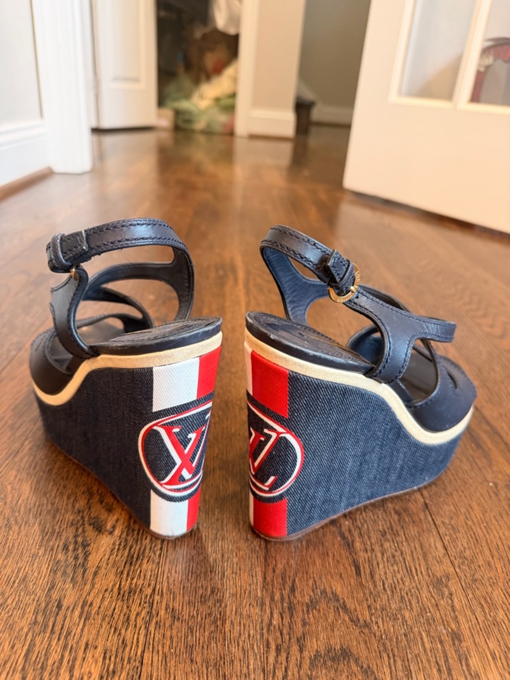 🌟 Louis Vuitton monogram postcard Wedges Sandals size 40 - us 9-9.5 super rare!